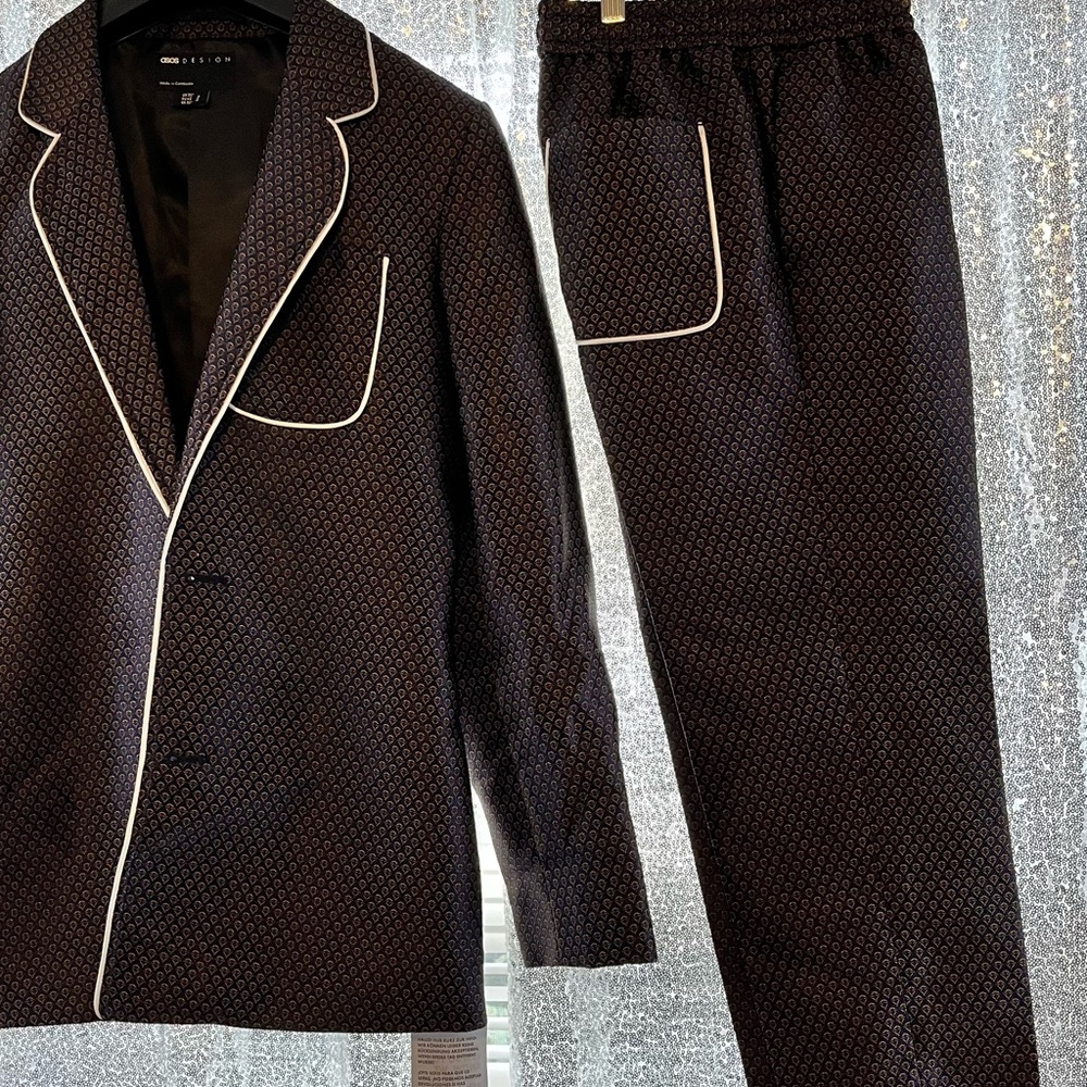 Mens suit - Picture 11 of 13